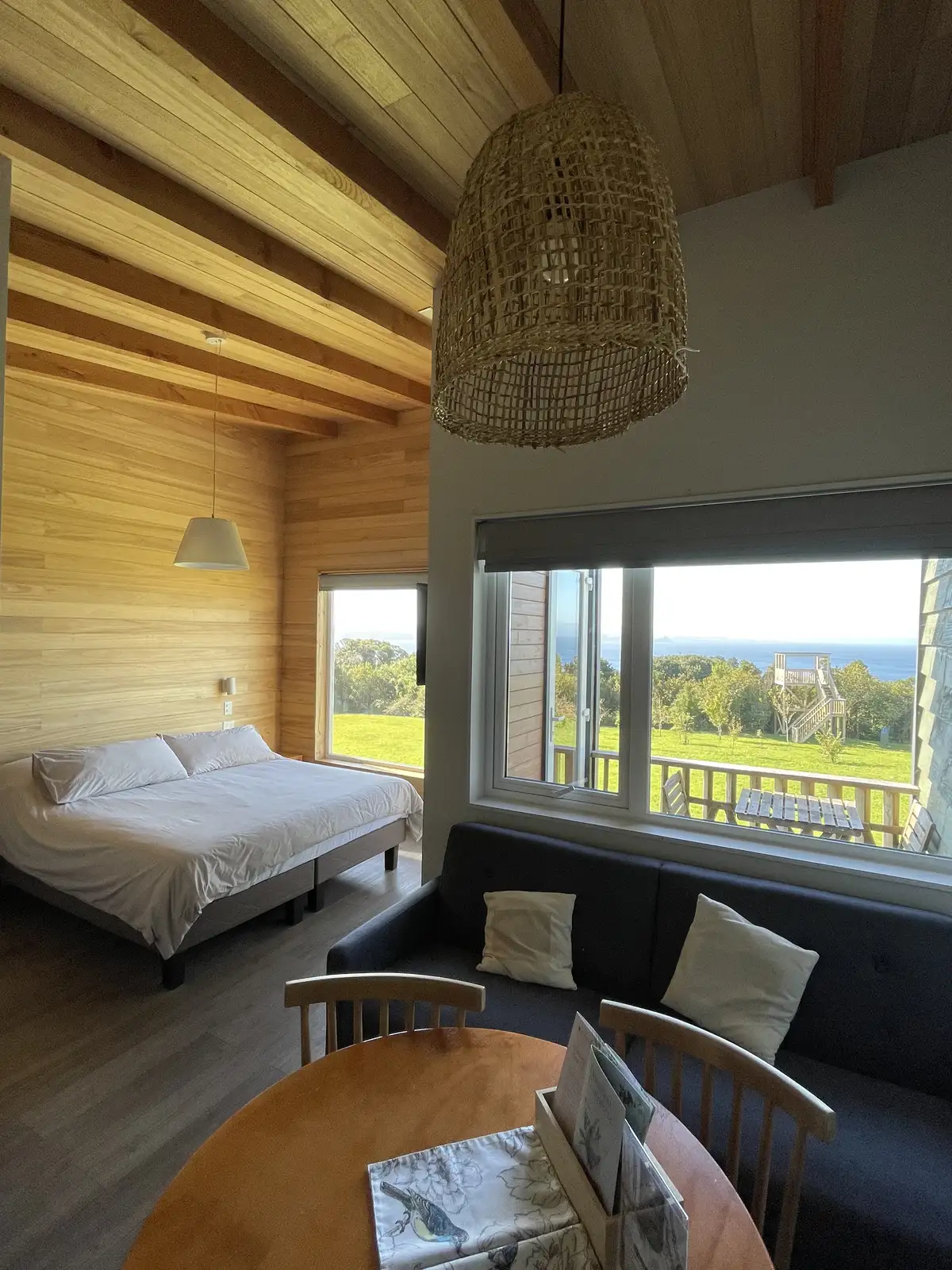 Loft Boutique Ave Lodge, cama con vista al Lago Llanquihue